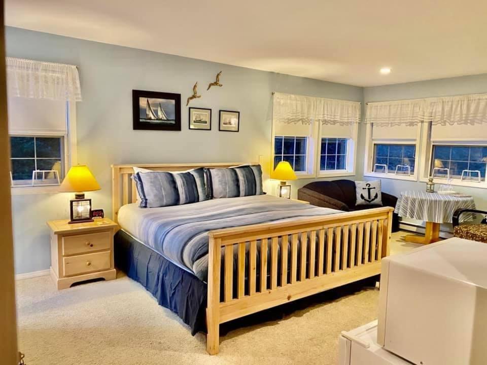 Seafarers Bed & Breakfast Тофіно Екстер'єр фото