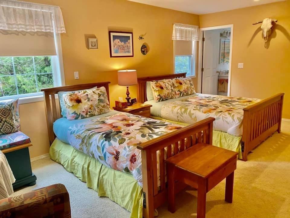 Seafarers Bed & Breakfast Тофіно Екстер'єр фото