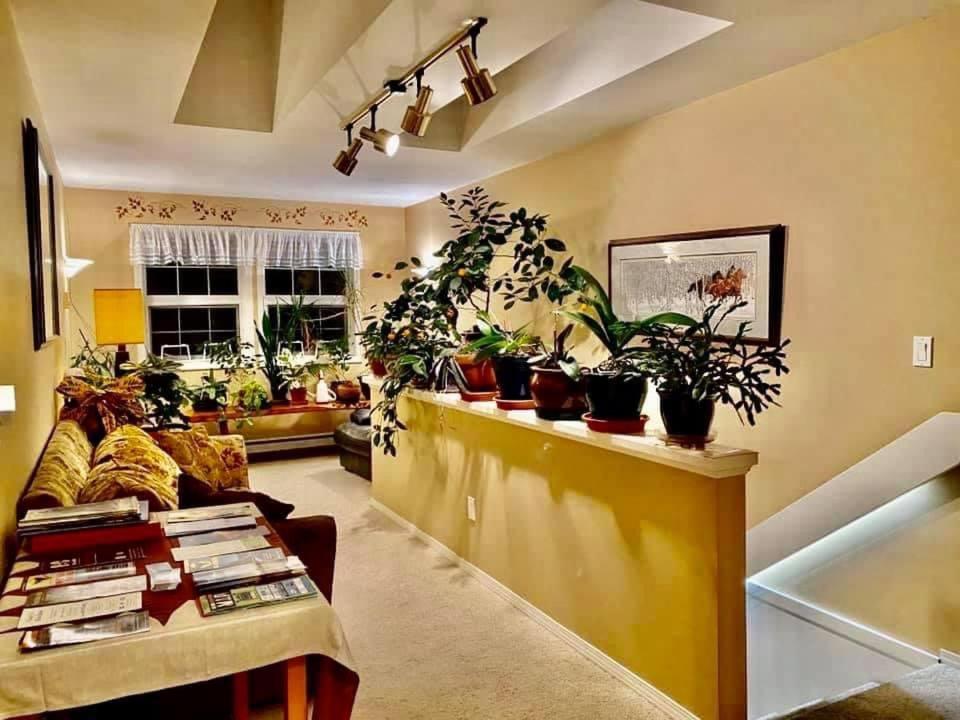 Seafarers Bed & Breakfast Тофіно Екстер'єр фото