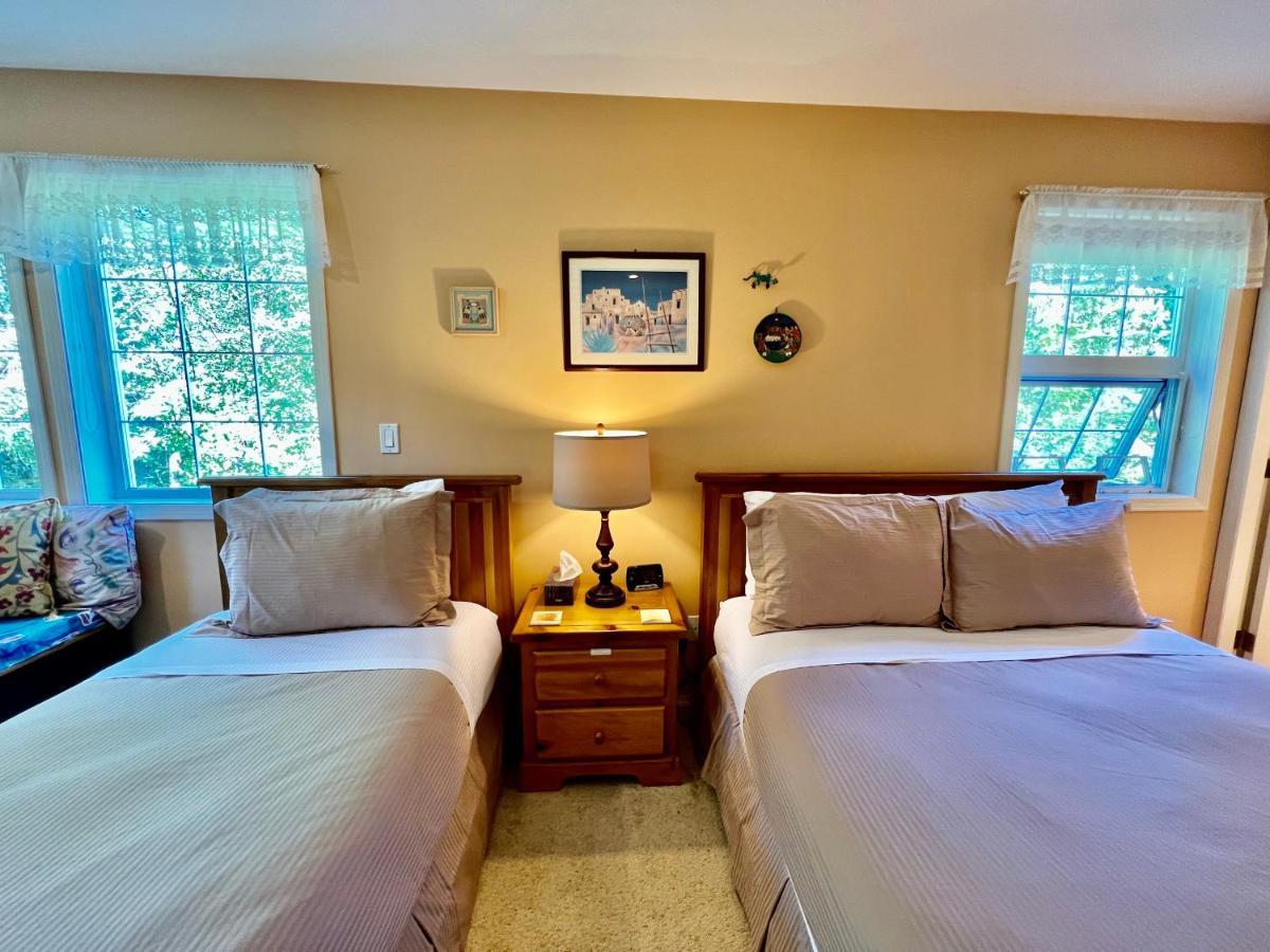 Seafarers Bed & Breakfast Тофіно Екстер'єр фото