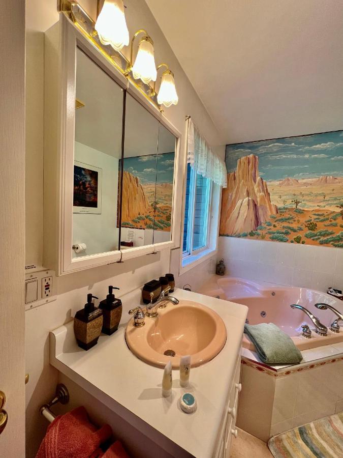 Seafarers Bed & Breakfast Тофіно Екстер'єр фото