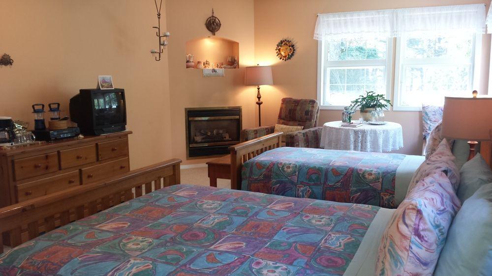 Seafarers Bed & Breakfast Тофіно Екстер'єр фото