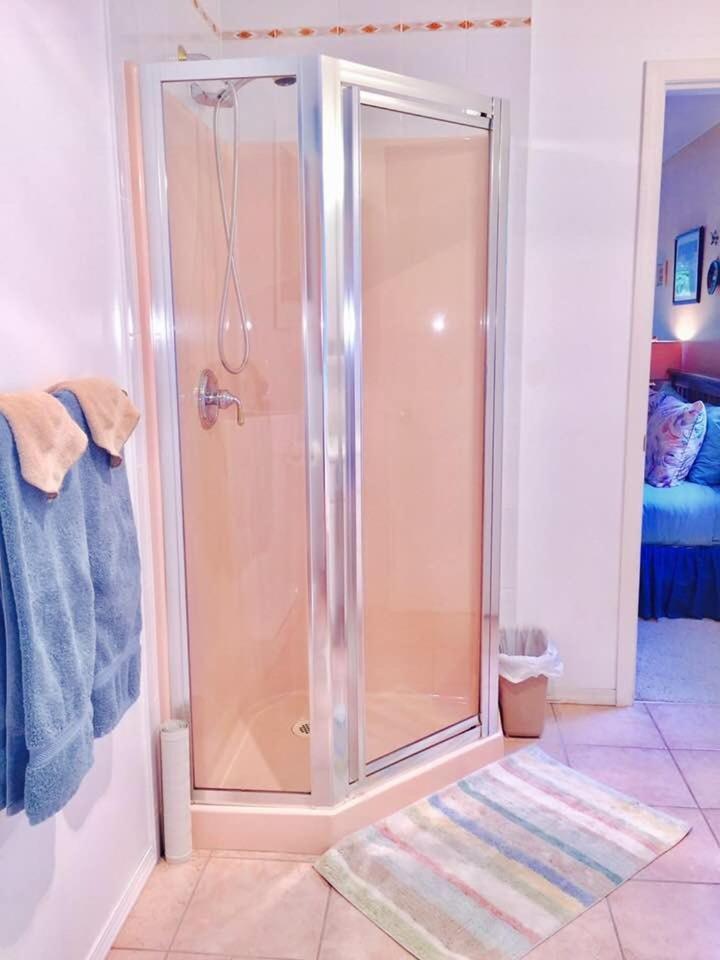 Seafarers Bed & Breakfast Тофіно Екстер'єр фото